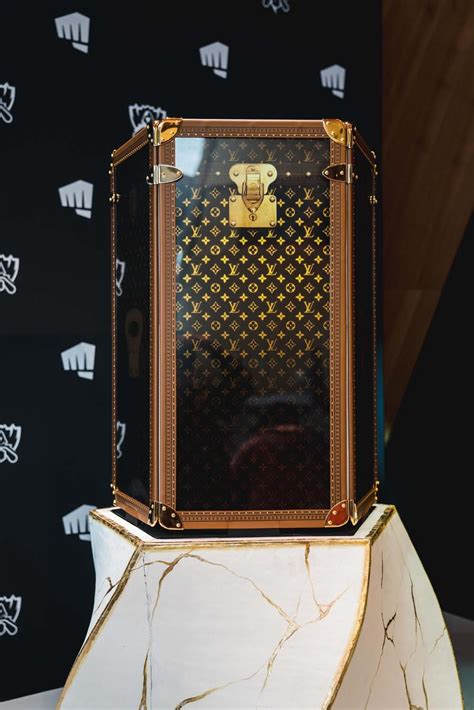 case worlds trophy louis vuitton opening|Louis Vuitton League of Legends Trophy Trunk Case .